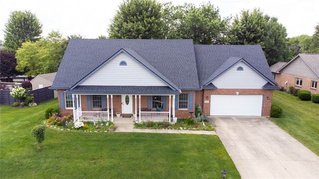 913 Golden Beech Drive, Brookville, OH 45309