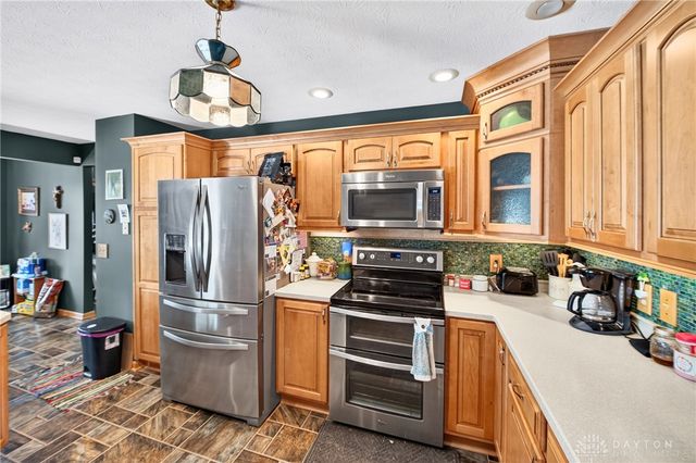 913 Golden Beech Drive, Brookville, OH 45309
