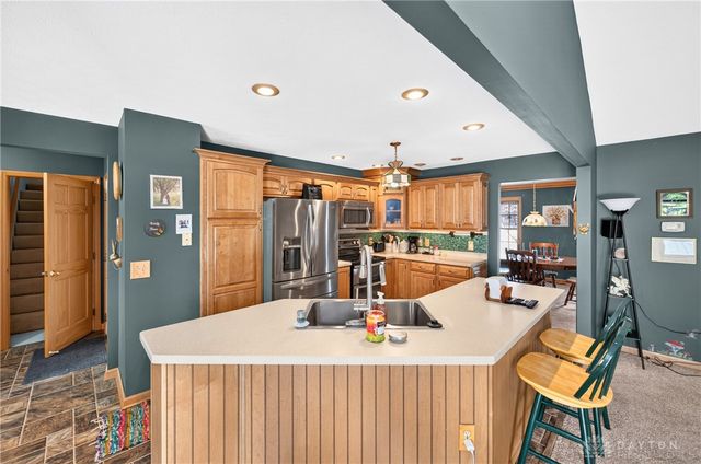 913 Golden Beech Drive, Brookville, OH 45309