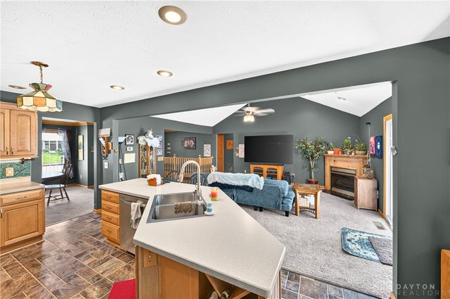 913 Golden Beech Drive, Brookville, OH 45309