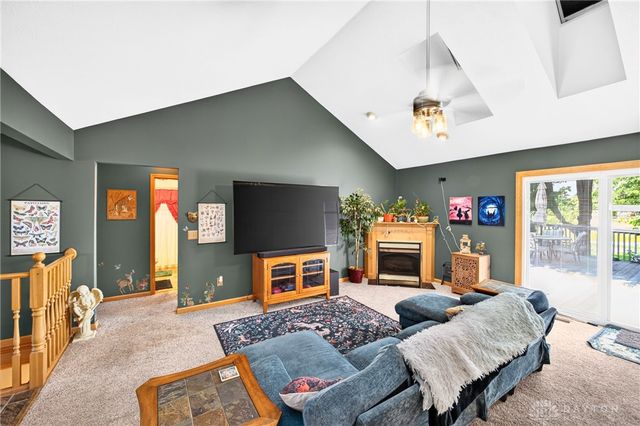 913 Golden Beech Drive, Brookville, OH 45309