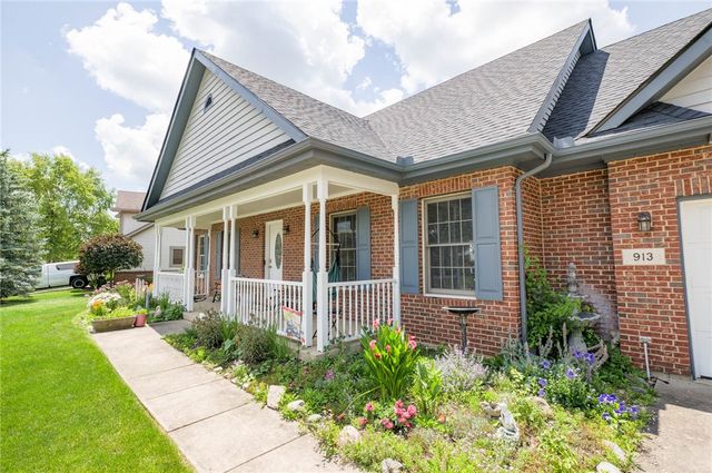 913 Golden Beech Drive, Brookville, OH 45309
