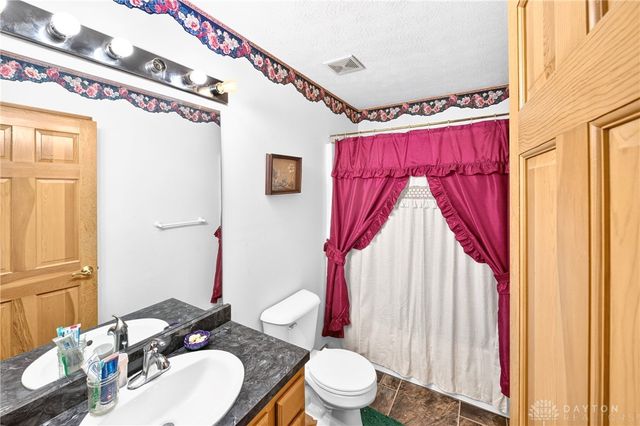 913 Golden Beech Drive, Brookville, OH 45309