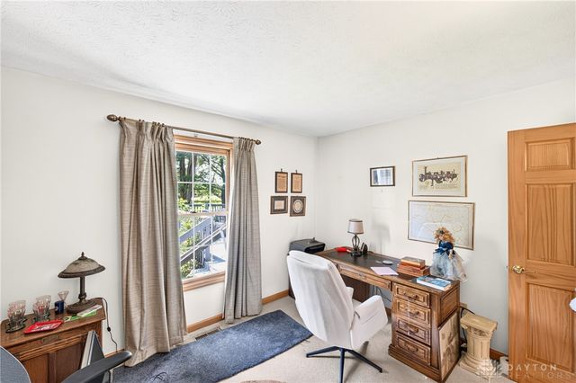913 Golden Beech Drive, Brookville, OH 45309