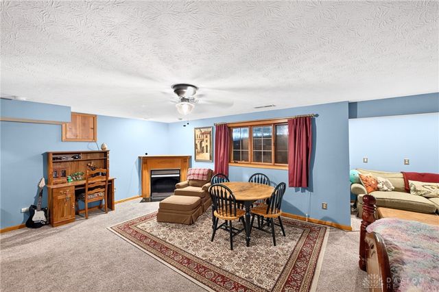 913 Golden Beech Drive, Brookville, OH 45309