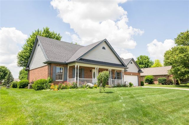 913 Golden Beech Drive, Brookville, OH 45309