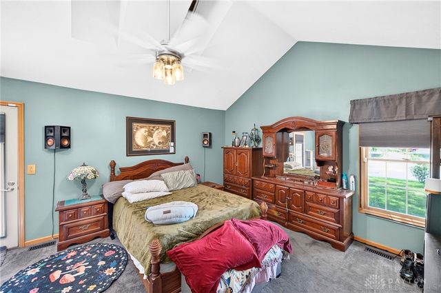 913 Golden Beech Drive, Brookville, OH 45309