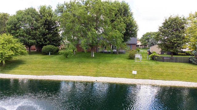 913 Golden Beech Drive, Brookville, OH 45309