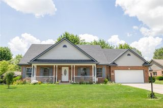 913 Golden Beech Drive, Brookville, OH 45309
