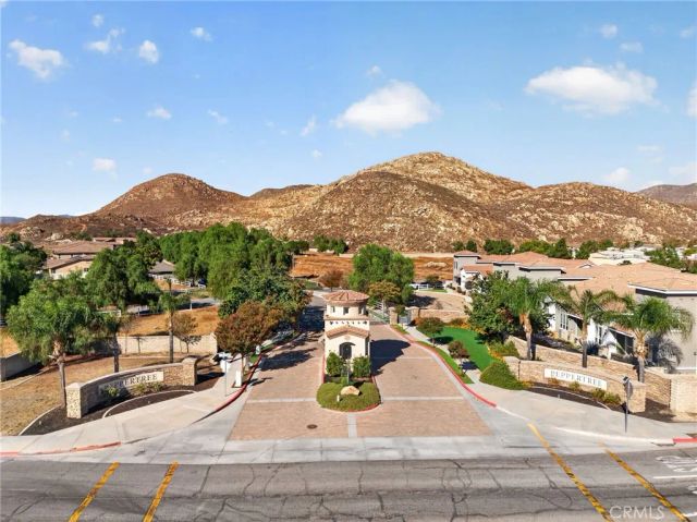 868 White Pepper, Hemet, CA 92545