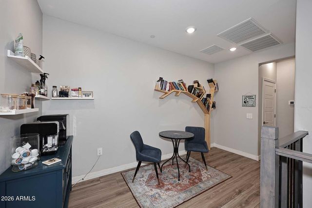 1823 E Chelsea Lane 102, Gilbert, AZ 85295
