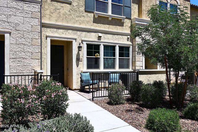 1823 E Chelsea Lane 102, Gilbert, AZ 85295