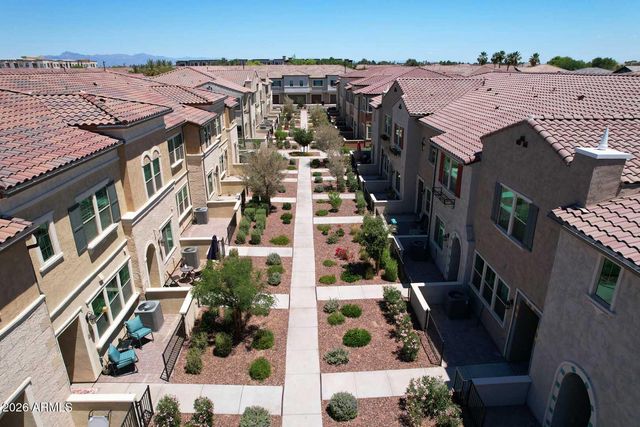 1823 E Chelsea Lane 102, Gilbert, AZ 85295