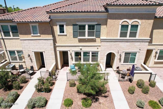 1823 E Chelsea Lane 102, Gilbert, AZ 85295