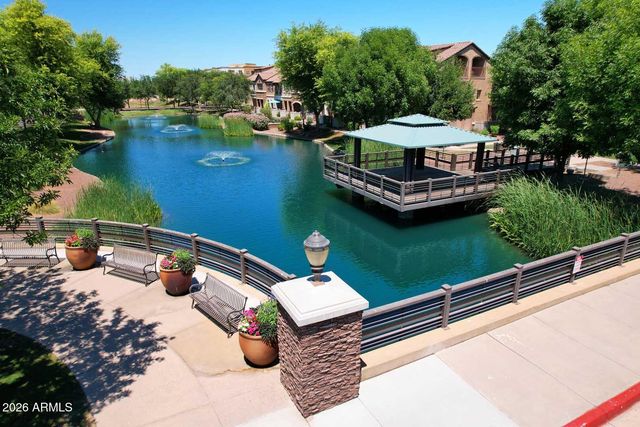 1823 E Chelsea Lane 102, Gilbert, AZ 85295