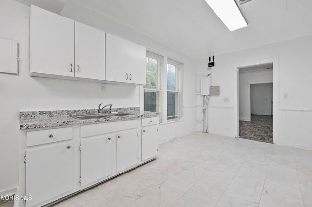245 E Delaware Avenue, Toledo, OH 43608