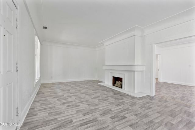 245 E Delaware Avenue, Toledo, OH 43608