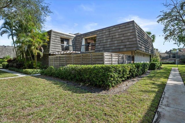 625 6th Terrace, Palm Beach Gardens, FL 33418