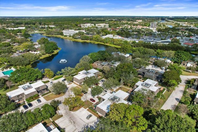 625 6th Terrace, Palm Beach Gardens, FL 33418