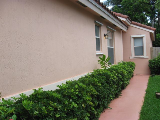 10232 SW 16th Court, Pembroke Pines, FL 33025