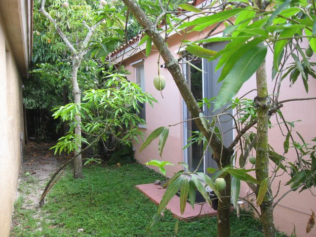 10232 SW 16th Court, Pembroke Pines, FL 33025