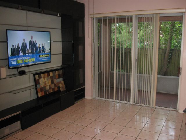 10232 SW 16th Court, Pembroke Pines, FL 33025