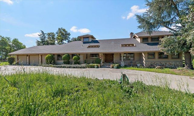 13575 Mammini Court, San Martin, CA 95046