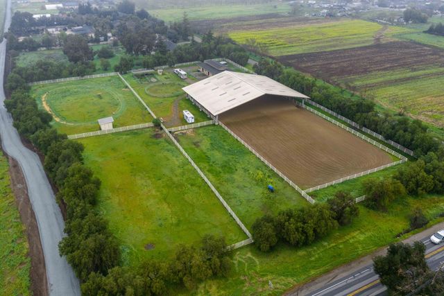 13575 Mammini Court, San Martin, CA 95046