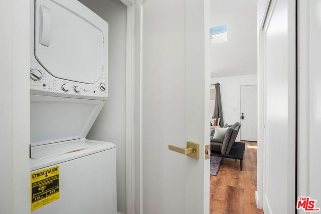 8430 Wiley Post Avenue, Los Angeles, CA 90045