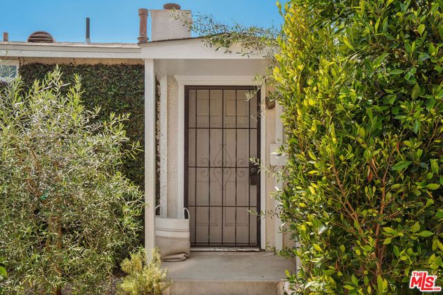 8430 Wiley Post Avenue, Los Angeles, CA 90045