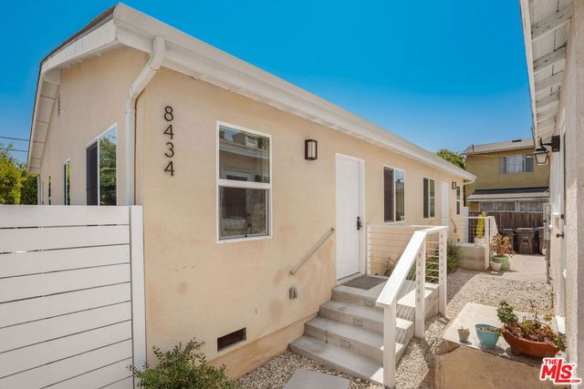 8430 Wiley Post Avenue, Los Angeles, CA 90045