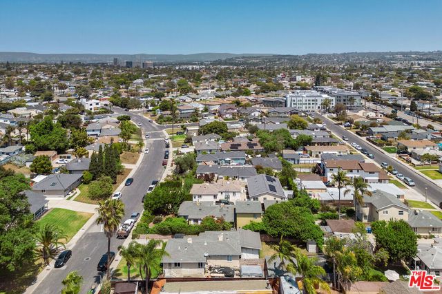 8430 Wiley Post Avenue, Los Angeles, CA 90045