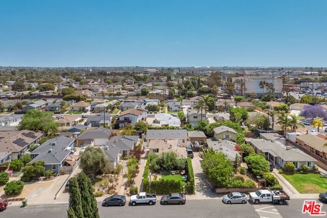 8430 Wiley Post Avenue, Los Angeles, CA 90045
