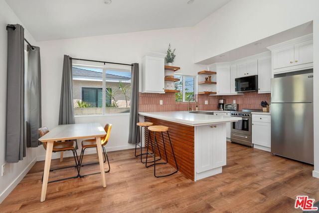 8430 Wiley Post Avenue, Los Angeles, CA 90045