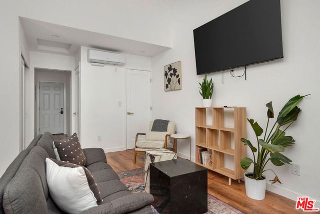 8430 Wiley Post Avenue, Los Angeles, CA 90045
