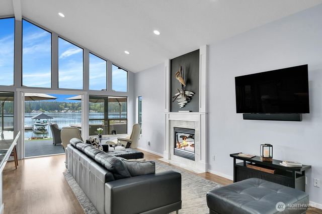 15105 W Lake Goodwin Road, Stanwood, WA 98292