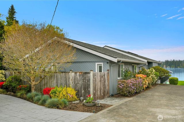 15105 W Lake Goodwin Road, Stanwood, WA 98292