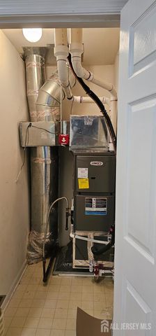 60 Forest Drive, Piscataway, NJ 08854