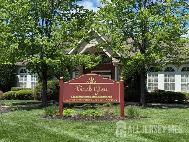 60 Forest Drive, Piscataway, NJ 08854