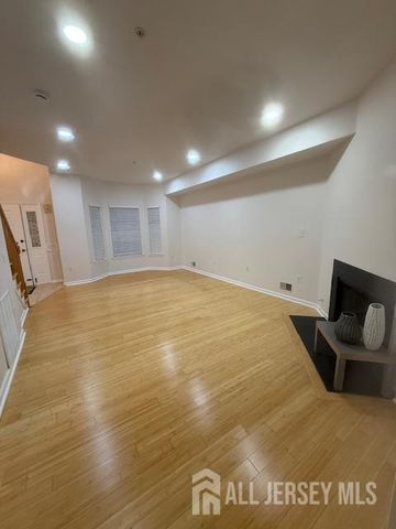 60 Forest Drive, Piscataway, NJ 08854