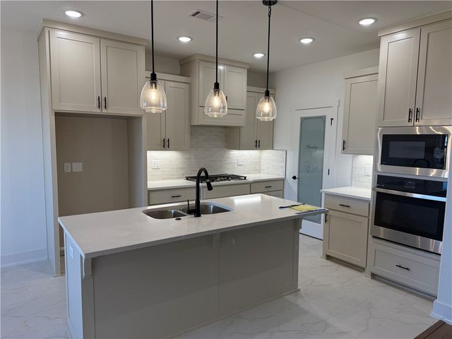 6602 Basswood Avenue, Bentonville, AR 72713