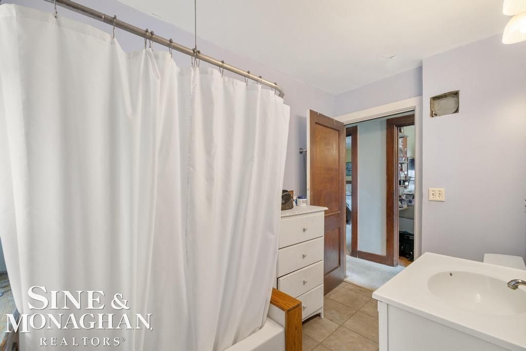 Image 11 of property listing at 1316 Maryland Street, Grosse Pointe Park, MI 48230