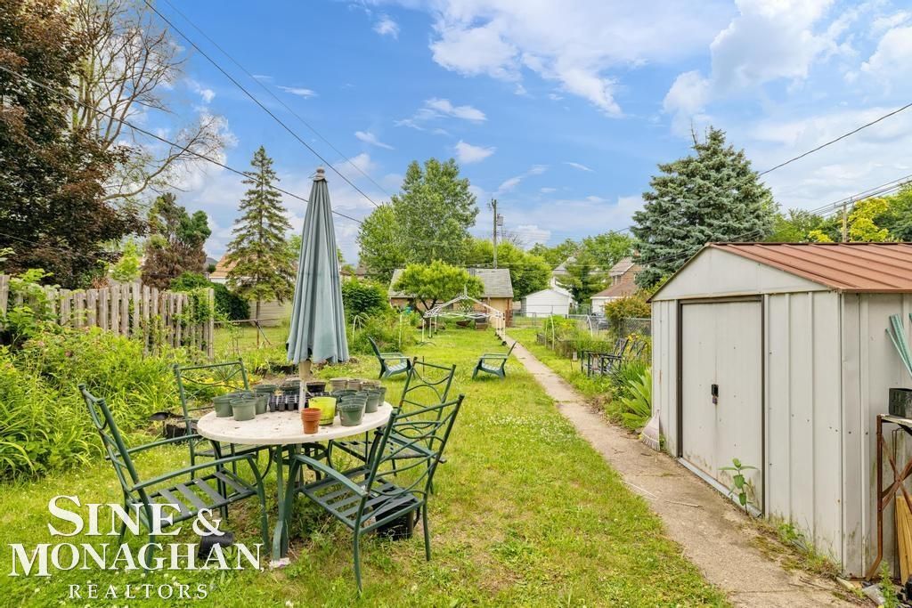 Image 16 of property listing at 1316 Maryland Street, Grosse Pointe Park, MI 48230