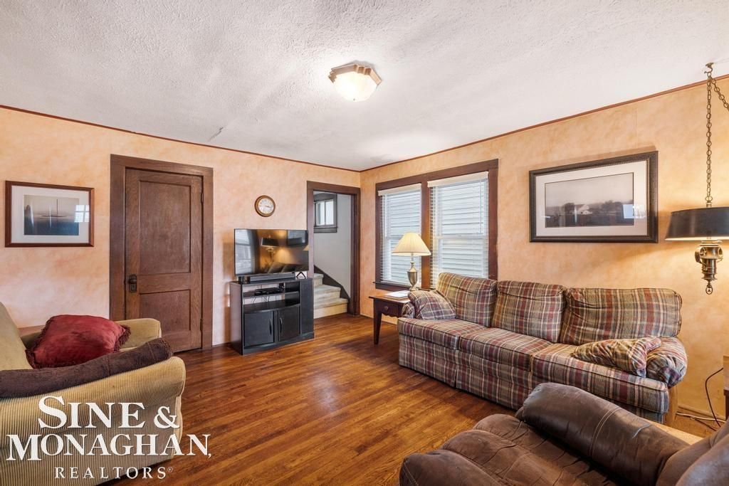 Image 3 of property listing at 1316 Maryland Street, Grosse Pointe Park, MI 48230