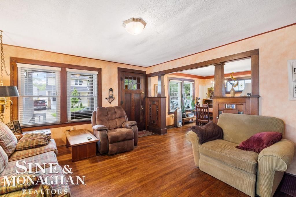 Image 4 of property listing at 1316 Maryland Street, Grosse Pointe Park, MI 48230