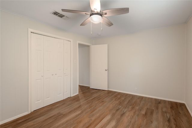 145 Pine Hollow Lane, Huntsville, TX 77320