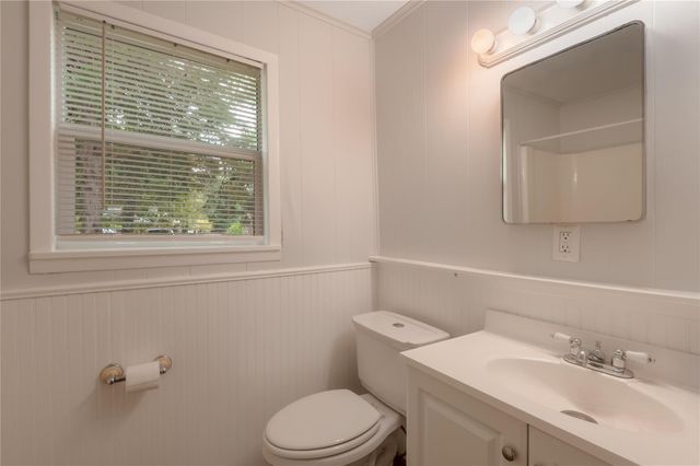 145 Pine Hollow Lane, Huntsville, TX 77320