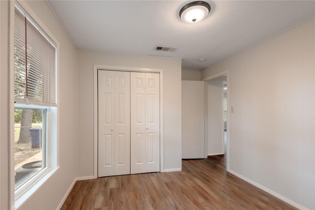 145 Pine Hollow Lane, Huntsville, TX 77320