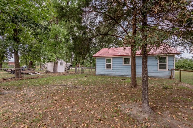 145 Pine Hollow Lane, Huntsville, TX 77320