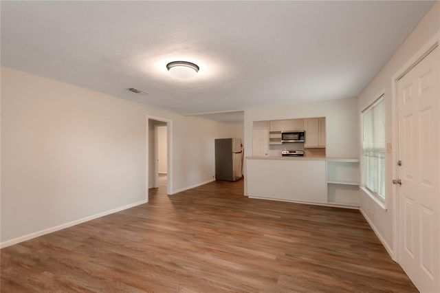 145 Pine Hollow Lane, Huntsville, TX 77320